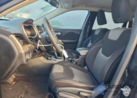 2018 Jeep Cherokee Latitude из США, поврежденный, VIN 1C4PJMCB9JD597790